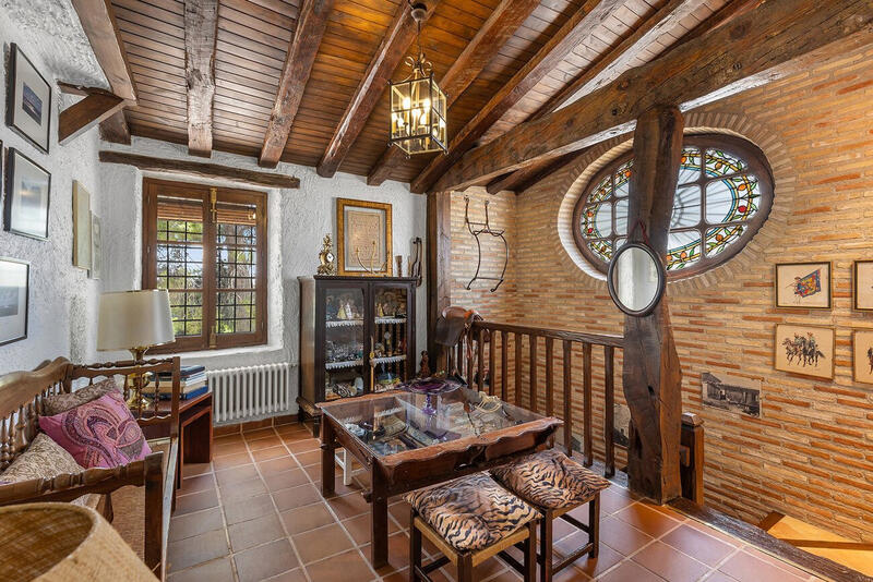 6 bedroom Villa for sale
