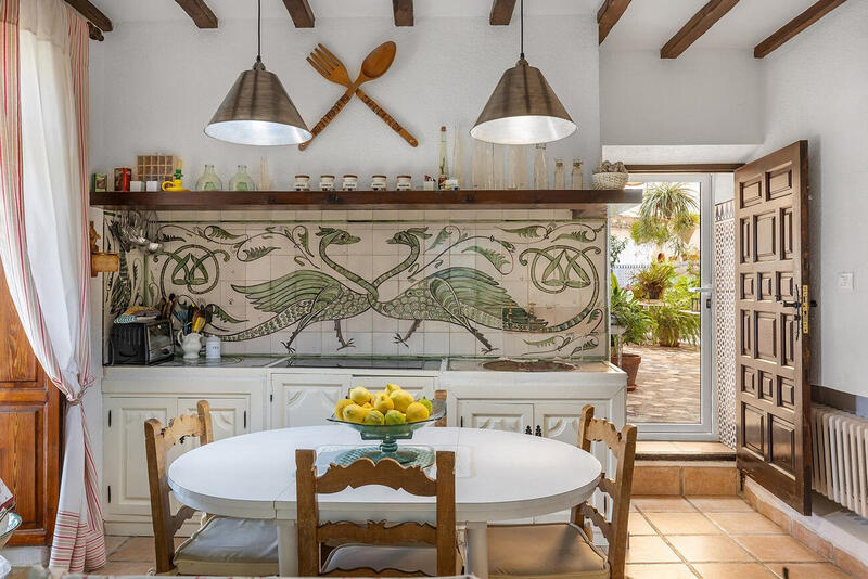 6 bedroom Villa for sale