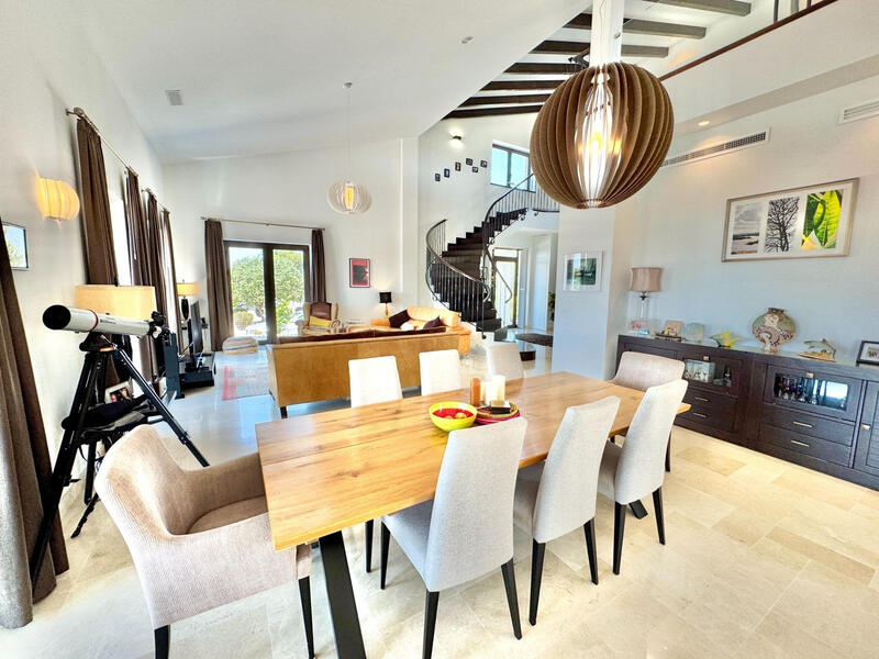 4 soverom Villa til salgs 4 soverom Villa til salgs