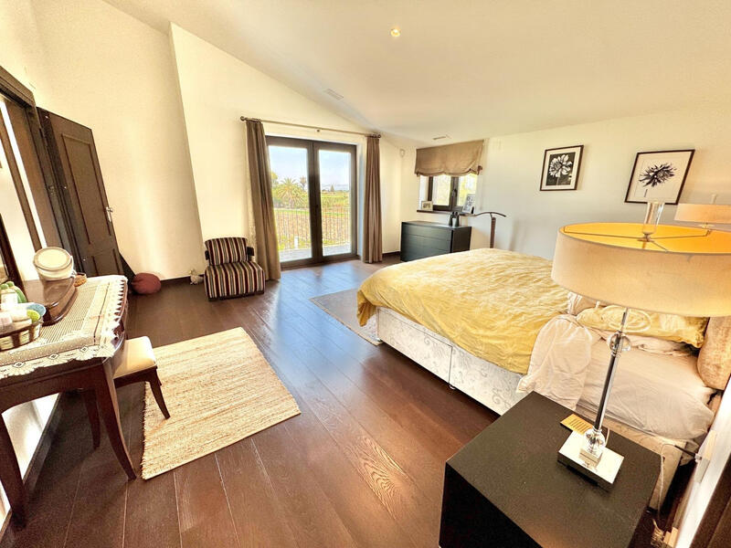 4 soverom Villa til salgs 4 soverom Villa til salgs