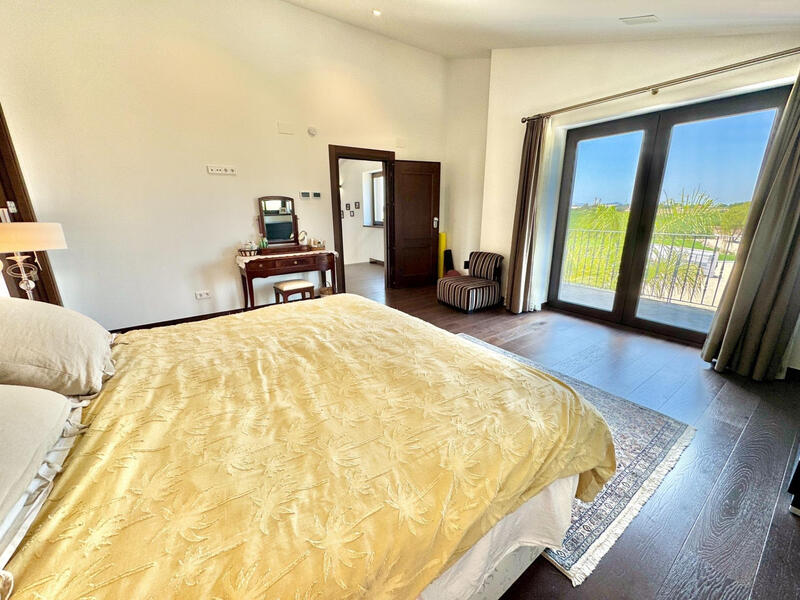 4 soverom Villa til salgs 4 soverom Villa til salgs