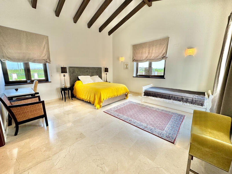 4 soverom Villa til salgs 4 soverom Villa til salgs