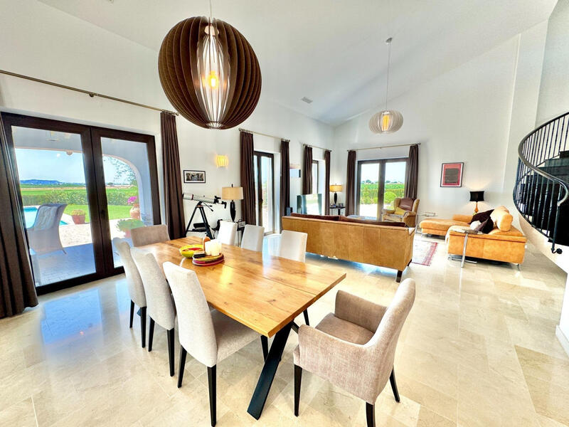 4 soverom Villa til salgs 4 soverom Villa til salgs