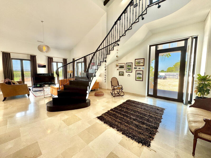 4 soverom Villa til salgs 4 soverom Villa til salgs