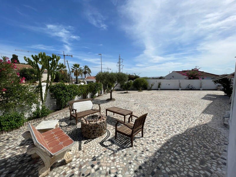 6 Cuarto Villa en venta