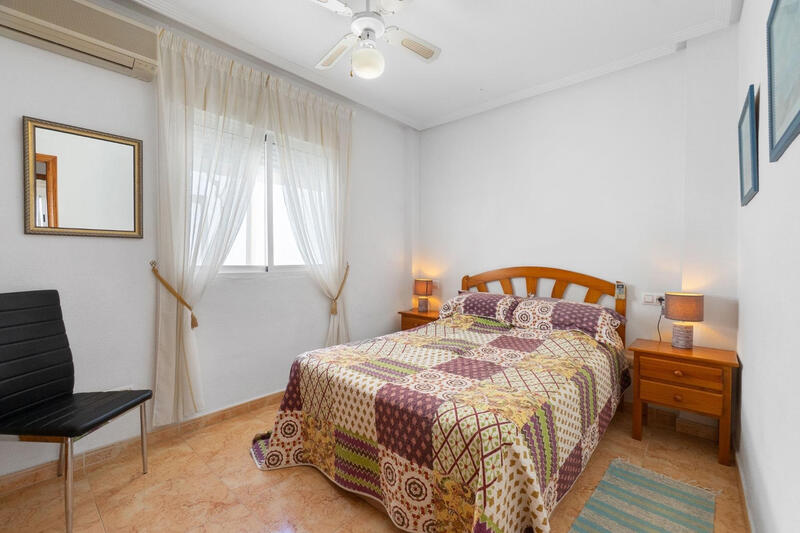 2 slaapkamer Gezinswoning Te koop