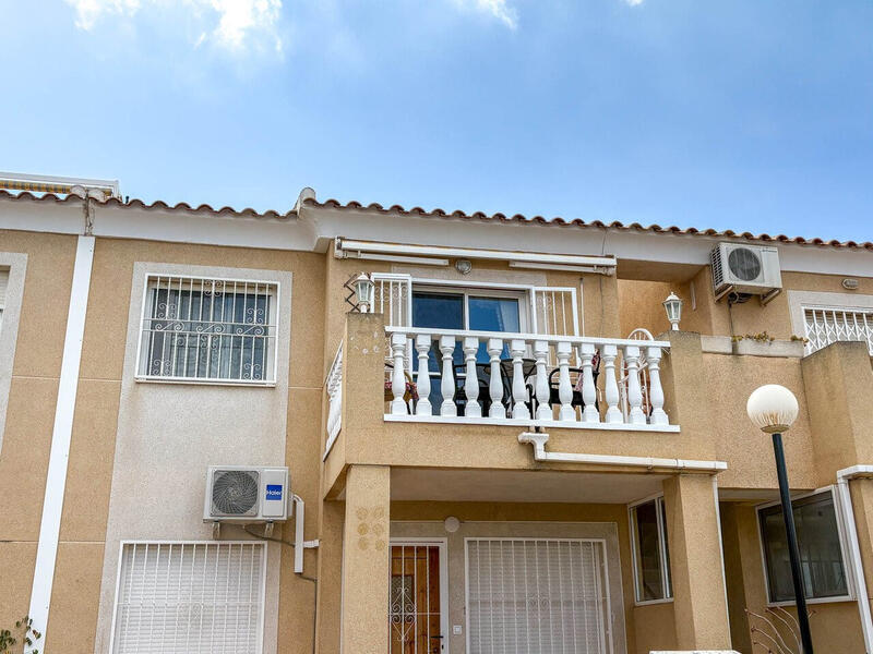 Lejlighed til salg i Los Balcones, Alicante