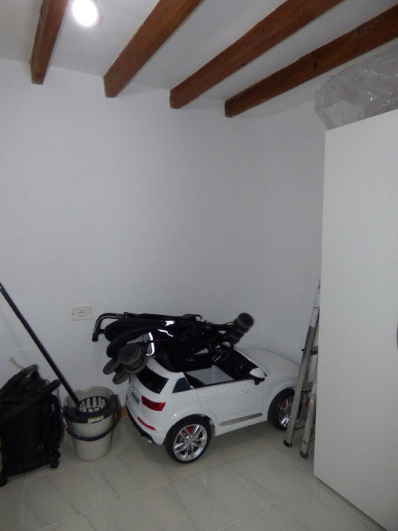 4 slaapkamer Gezinswoning Te koop