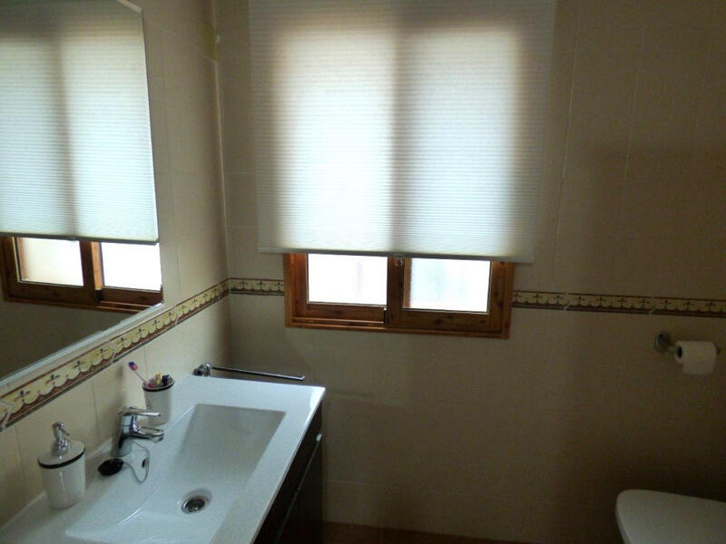 4 slaapkamer Gezinswoning Te koop