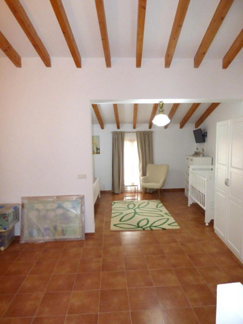 4 slaapkamer Gezinswoning Te koop