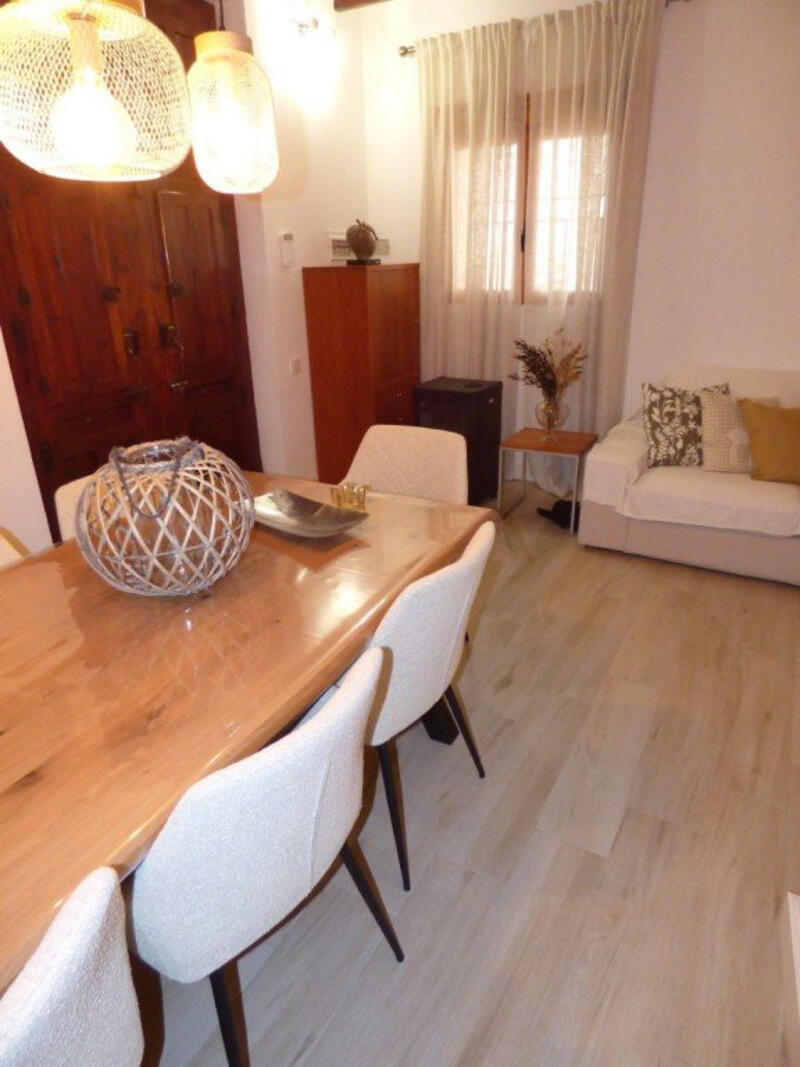 4 slaapkamer Gezinswoning Te koop