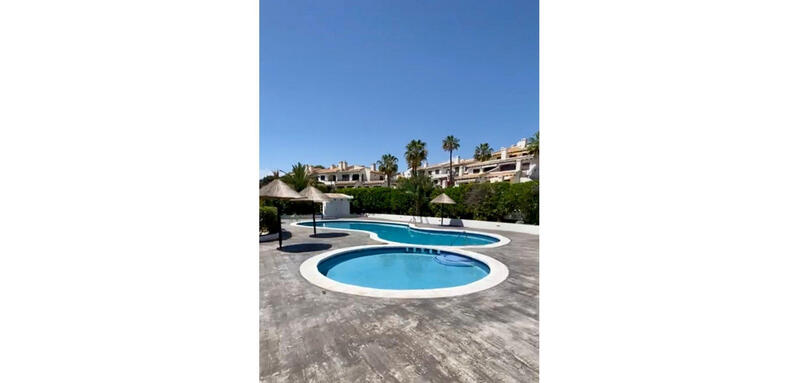 2 Cuarto Villa en venta