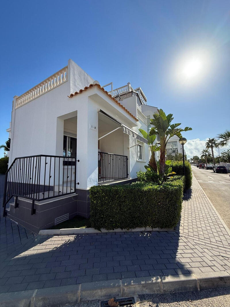Gezinswoning Te koop in Torrevieja, Alicante