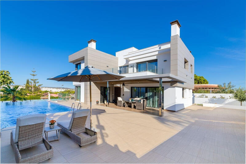 3 slaapkamer Villa Te koop