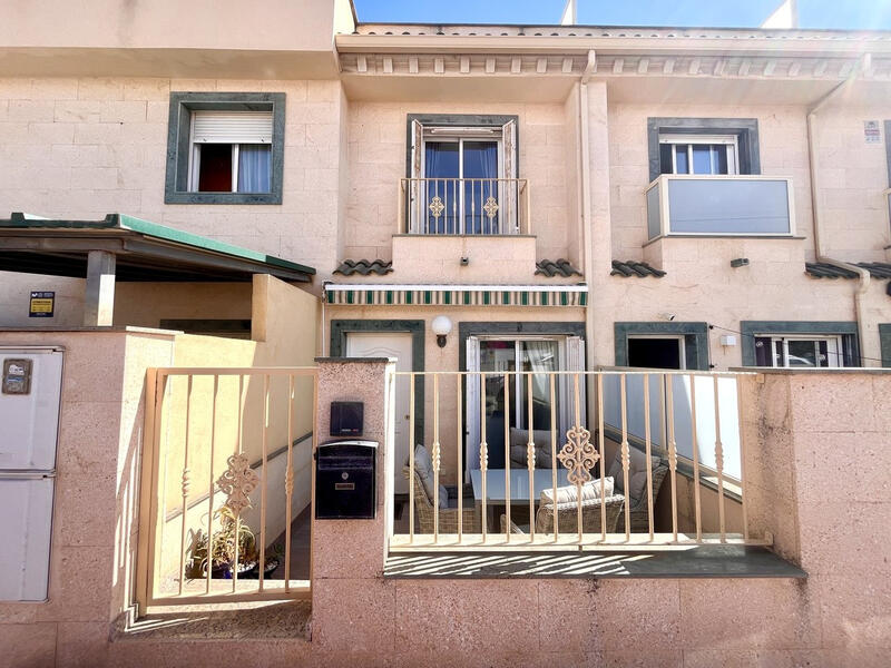 Gezinswoning Te koop in La Mata, Alicante