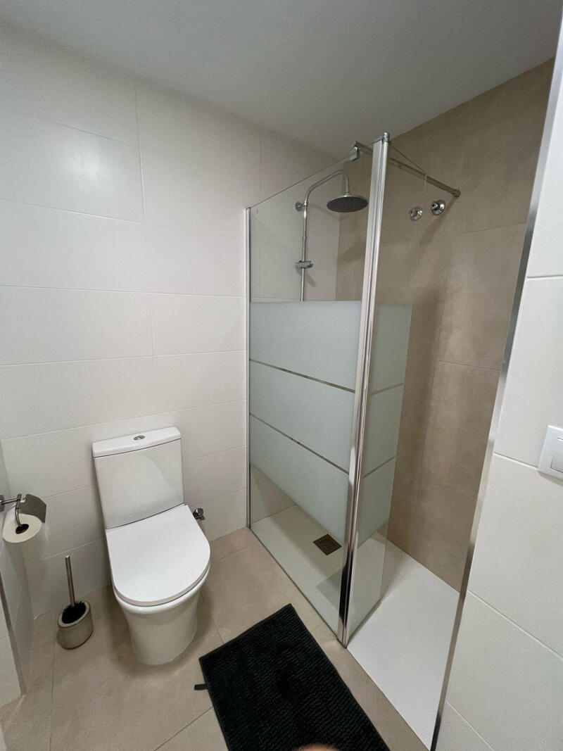 2 Schlafzimmer Duplex zu verkaufen