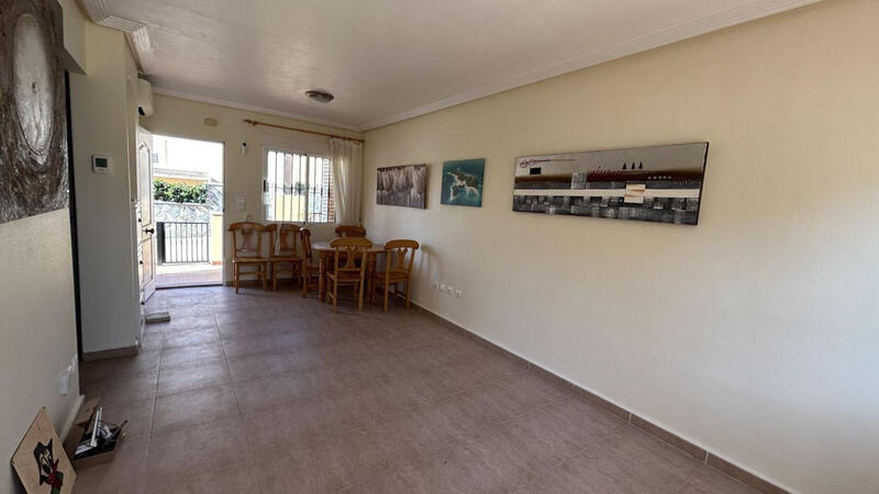 2 sovrum Radhus till salu