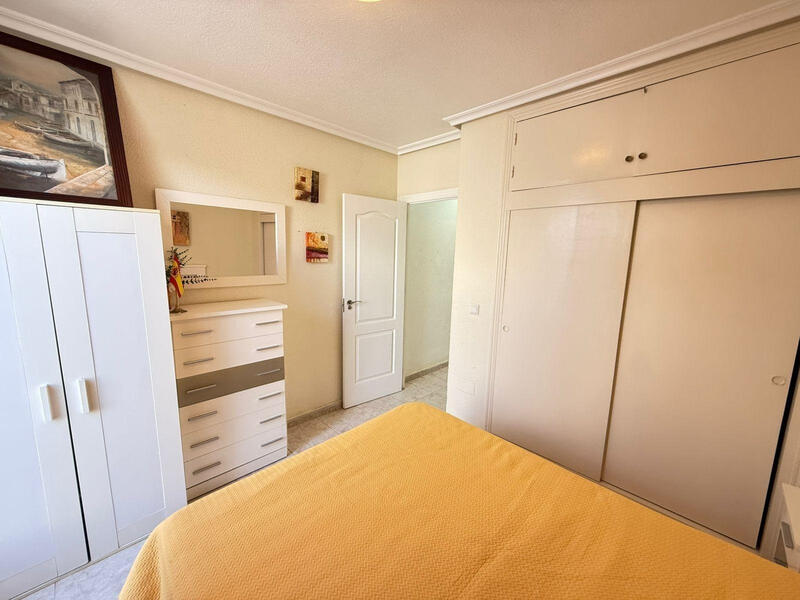2 slaapkamer Gezinswoning Te koop