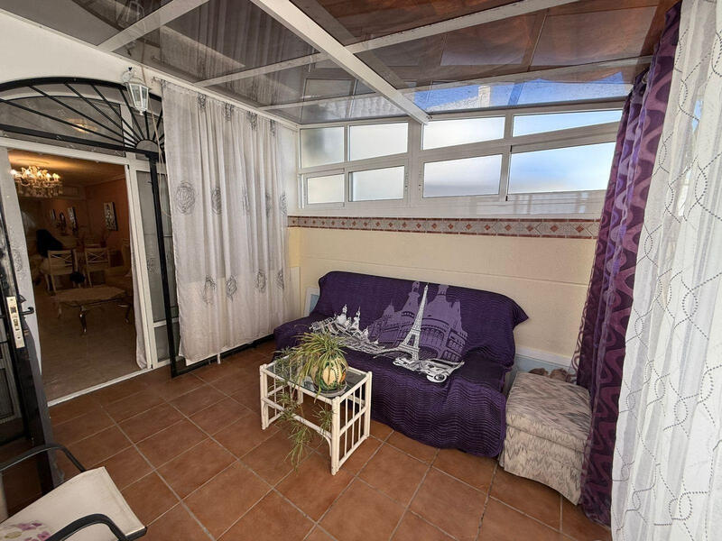 2 slaapkamer Gezinswoning Te koop