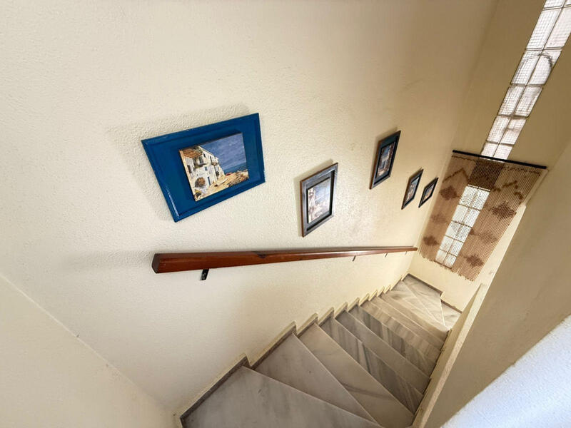 2 slaapkamer Gezinswoning Te koop