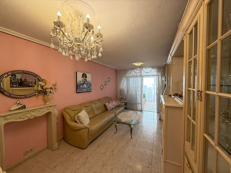2 slaapkamer Gezinswoning Te koop