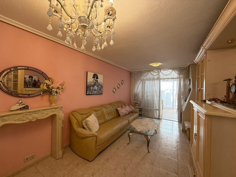 2 slaapkamer Gezinswoning Te koop