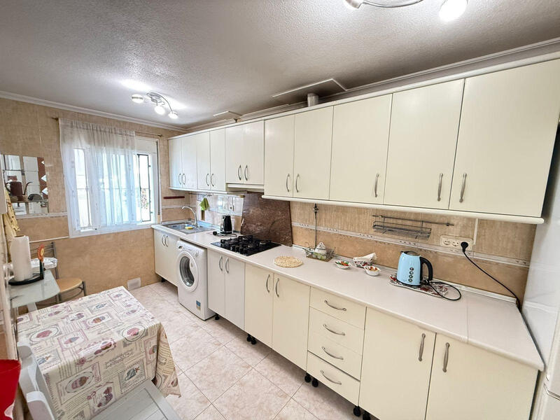 2 slaapkamer Gezinswoning Te koop