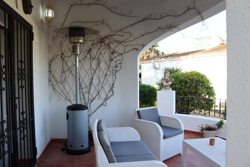 2 Cuarto Villa en venta