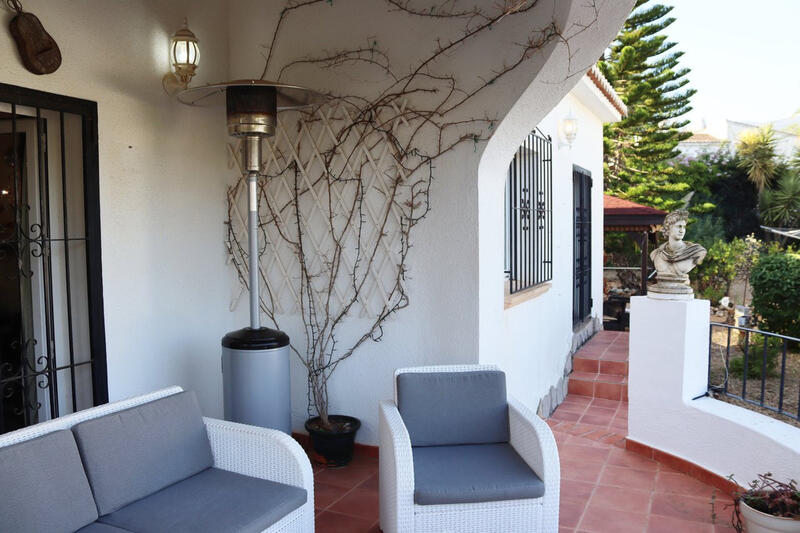 2 Cuarto Villa en venta