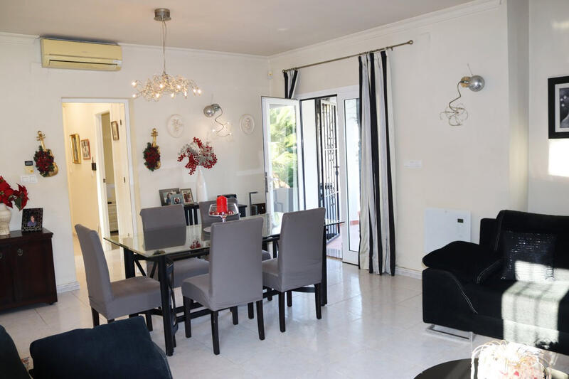 2 Cuarto Villa en venta