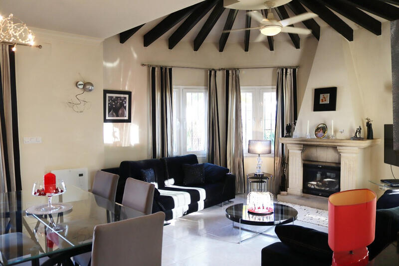 2 Cuarto Villa en venta