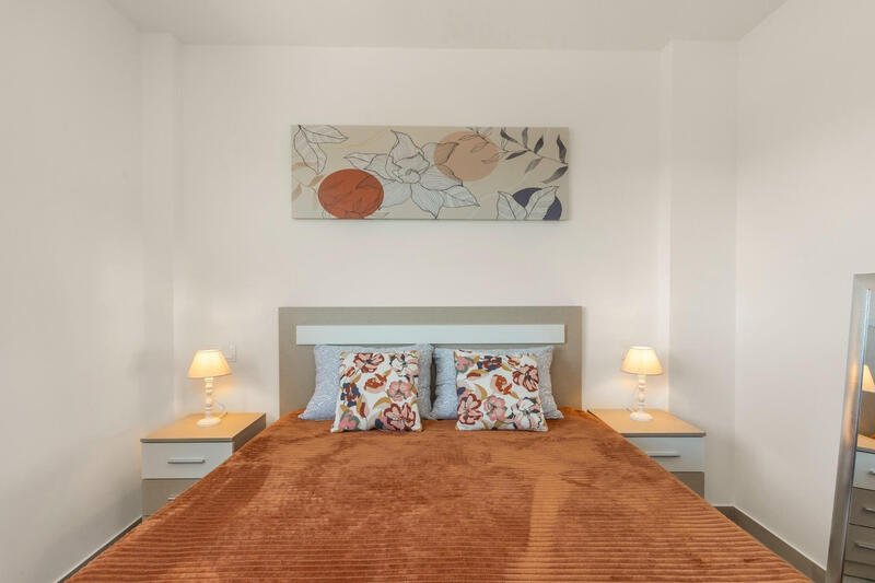 2 slaapkamer Appartement Te koop 2 slaapkamer Appartement Te koop