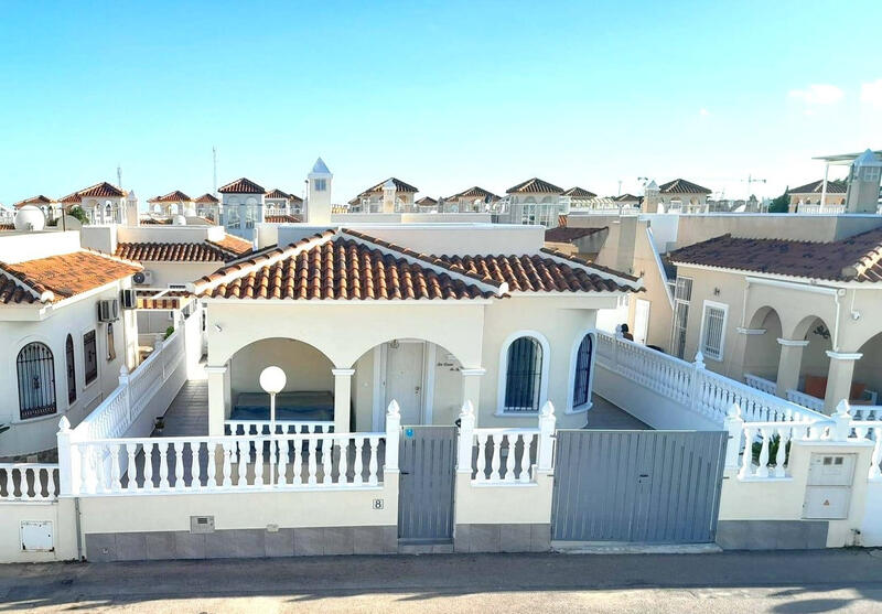 Villa til salgs i Algorfa, Alicante