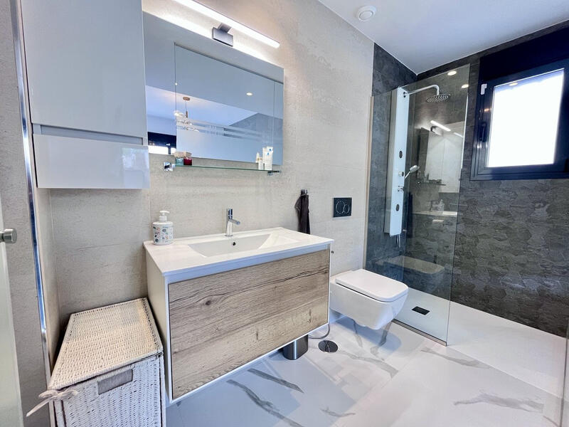 2 slaapkamer Appartement Te koop