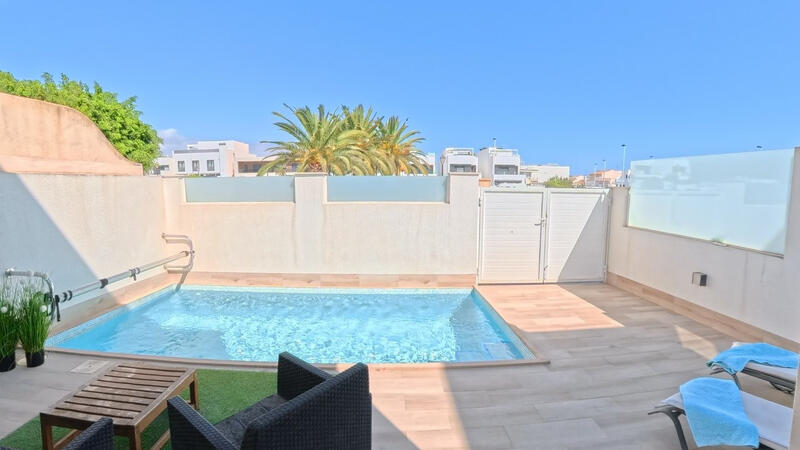 Villa en venta en San Pedro del Pinatar, Murcia