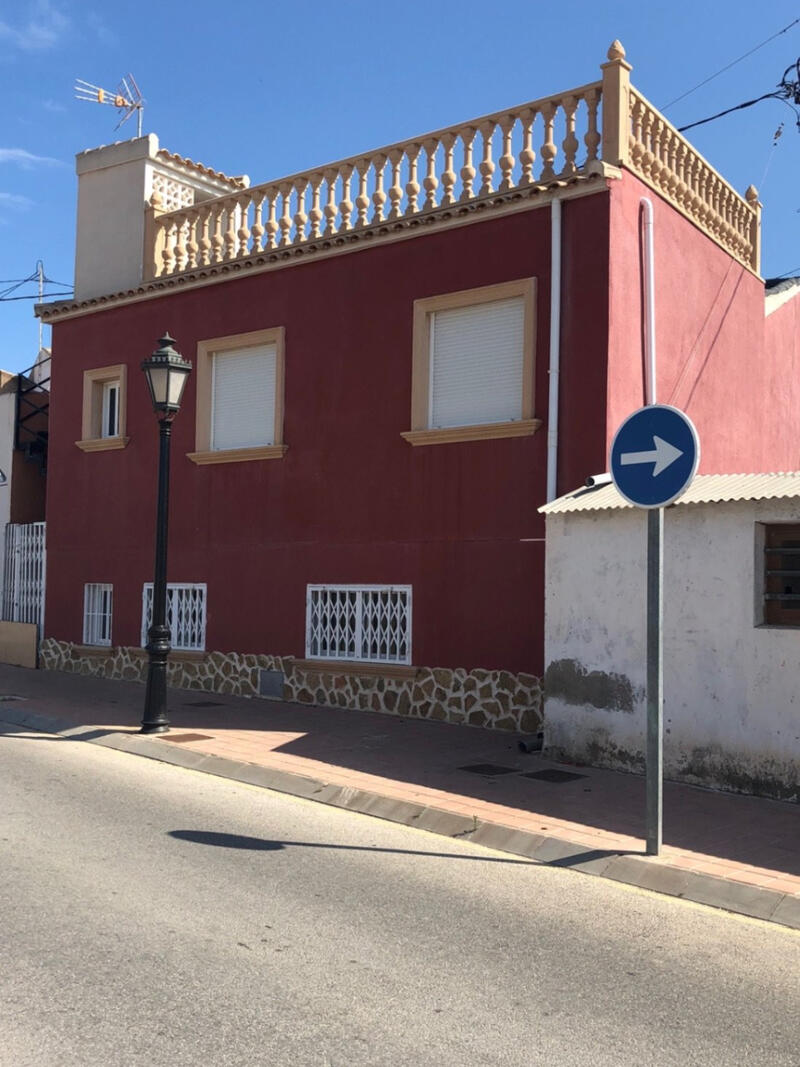 вилла продается в San Miguel de Salinas, Alicante