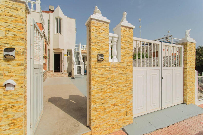 Villa Te koop in Orihuela, Alicante