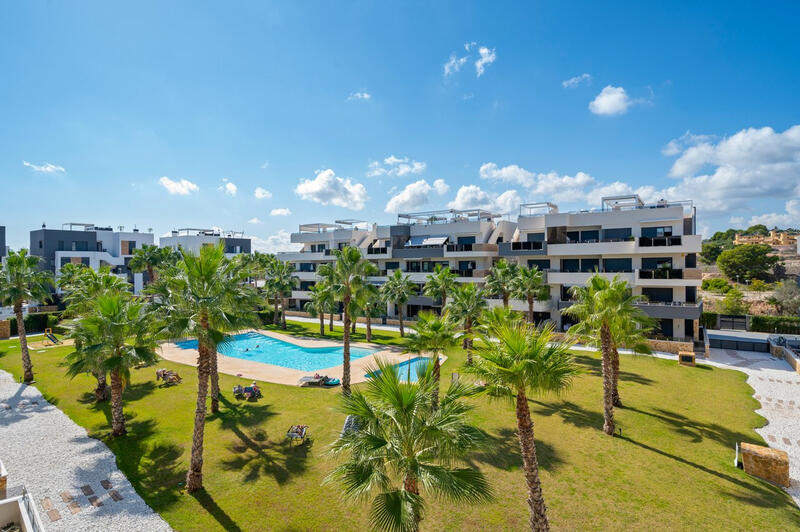 Apartamento en venta en Villamartin, Alicante