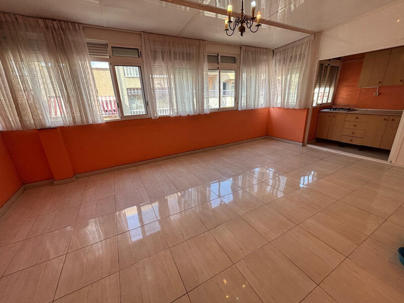 квартира продается в Torrevieja, Alicante