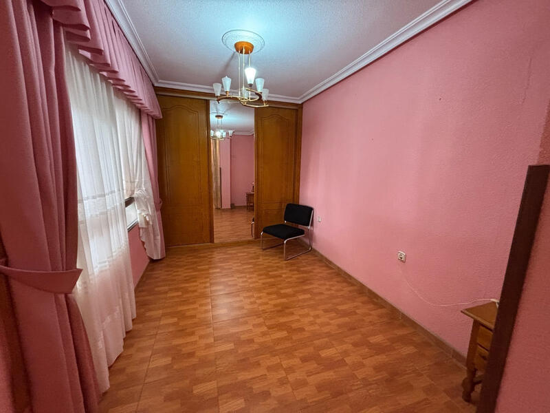 2 спальная комната квартира продается