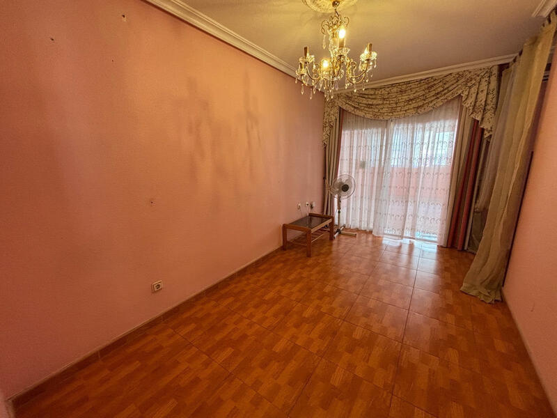 2 спальная комната квартира продается