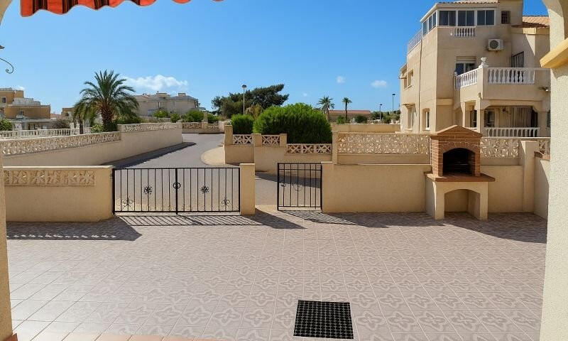 2 slaapkamer Tweezijdig Te koop 2 slaapkamer Tweezijdig Te koop