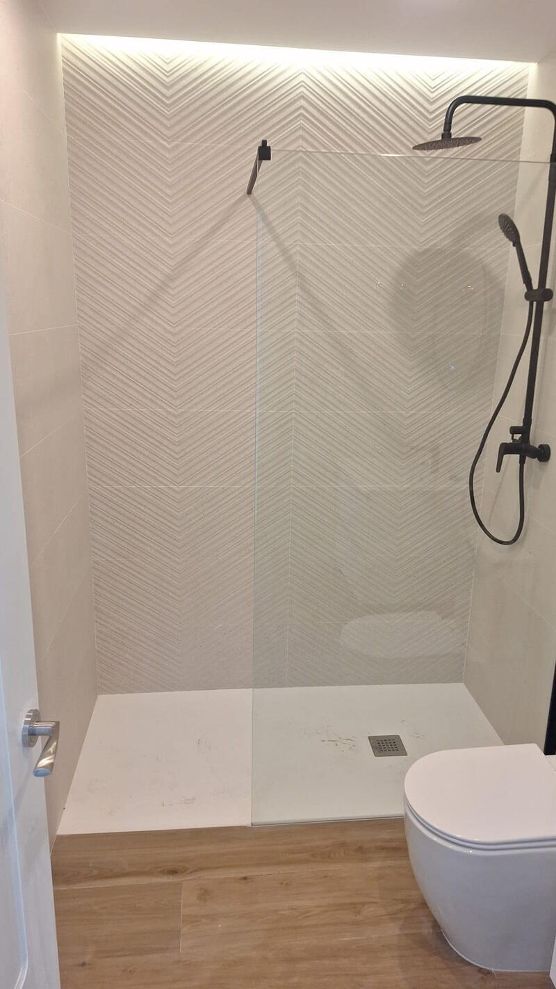 2 slaapkamer Gezinswoning Te koop