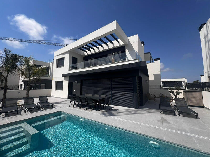 Villa en venta en Algorfa, Alicante Villa en venta en Algorfa, Alicante
