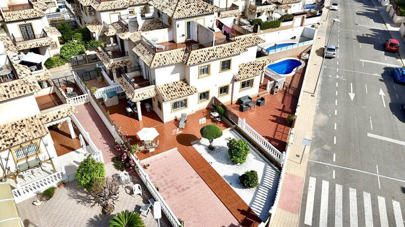 Stadthaus zu verkaufen in La Zenia, Alicante Stadthaus zu verkaufen in La Zenia, Alicante