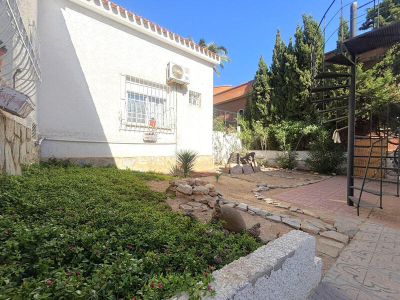 2 slaapkamer Villa Te koop 2 slaapkamer Villa Te koop
