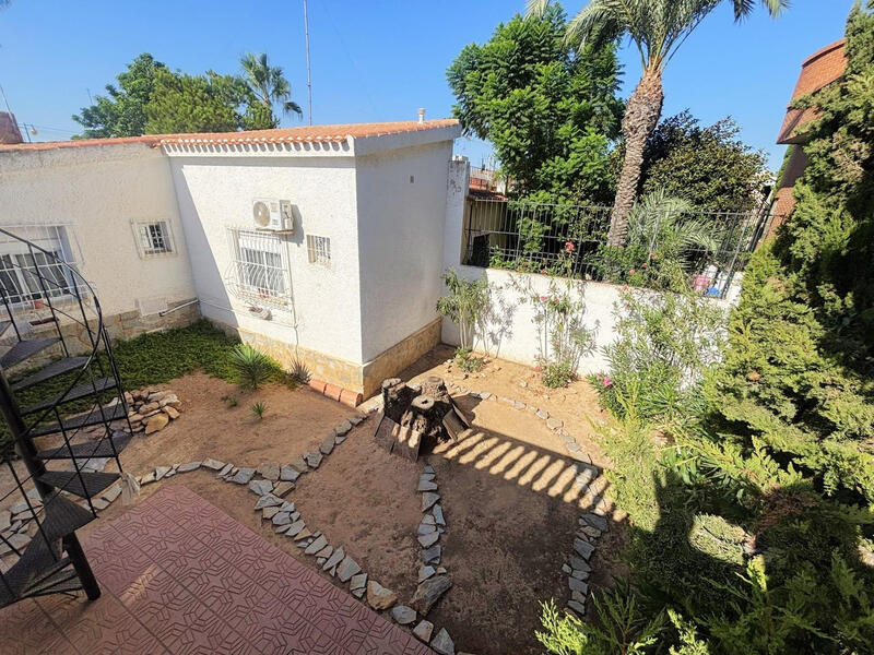 2 slaapkamer Villa Te koop 2 slaapkamer Villa Te koop