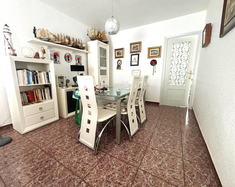 2 slaapkamer Villa Te koop 2 slaapkamer Villa Te koop