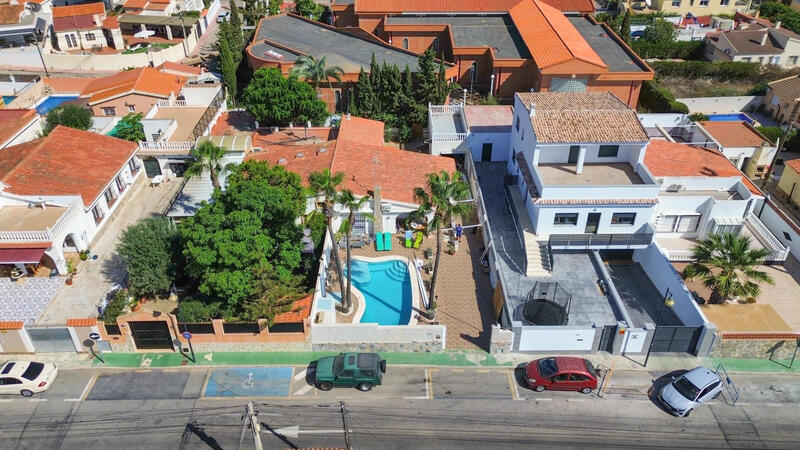 2 slaapkamer Villa Te koop 2 slaapkamer Villa Te koop