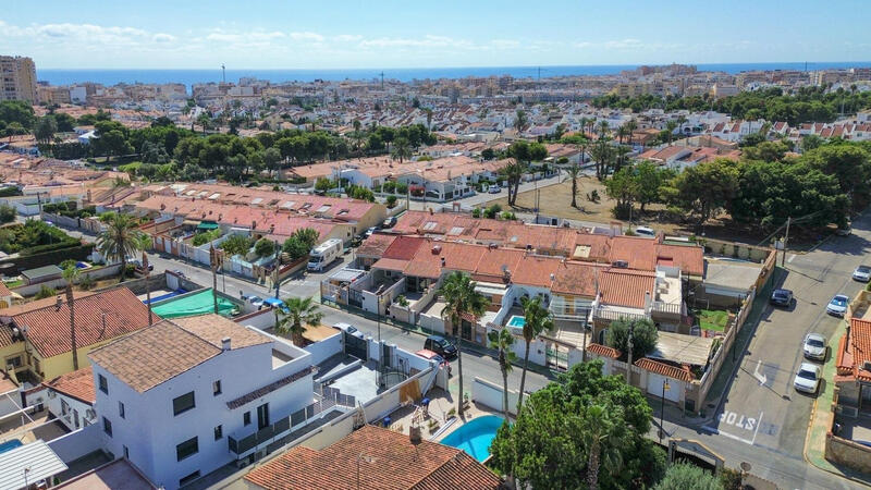 2 slaapkamer Villa Te koop 2 slaapkamer Villa Te koop